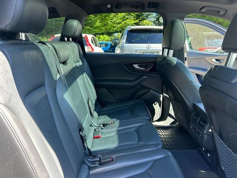 Used 2019 Audi Q7 3.0T Premium w/ Cold Weather Package AWD/4WD image 12