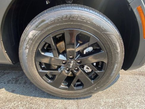 Used 2023 Kia Sorento S AWD/4WD image 30