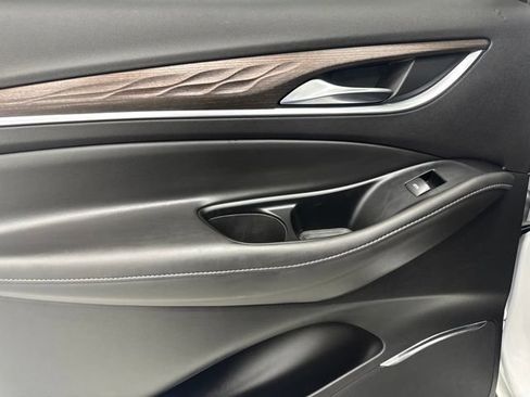 Used 2023 Buick Enclave Avenir AWD/4WD image 28