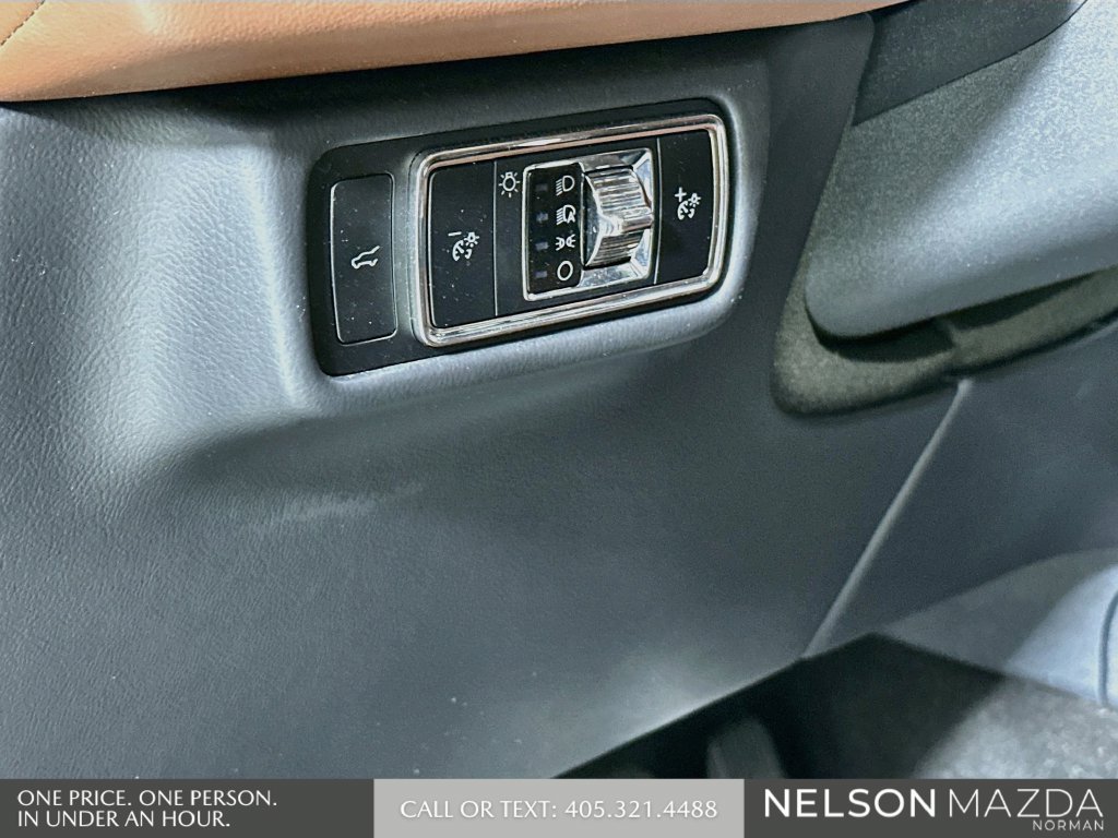 Used 2025 Lincoln Aviator Reserve w/ Illumination Package RWD image 11