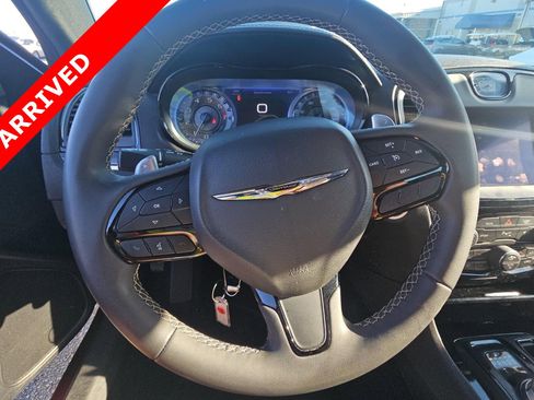 Used 2023 Chrysler 300 S image 6