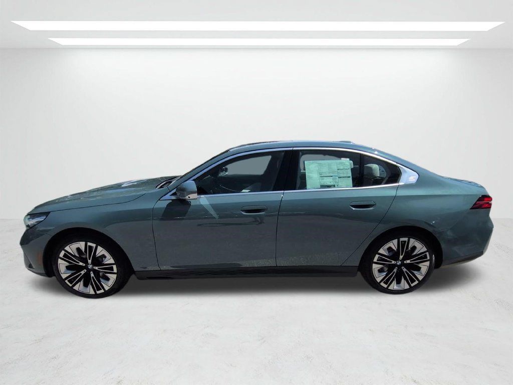 New 2027 BMW 530i xDrive w/ Premium Package AWD/4WD image 7