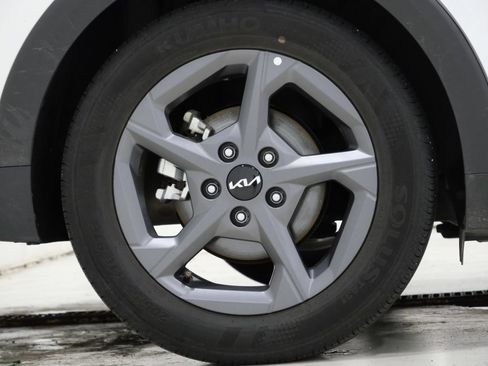 Used 2025 Kia K4 FWD image 9