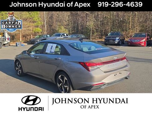 Used 2023 Hyundai Elantra SEL w/ Convenience Package image 17