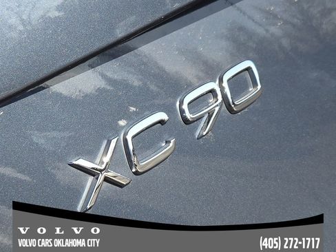 Certified 2022 Volvo XC90 T5 Momentum w/ Protection Package Premier image 10
