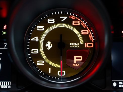 Certified 2022 Ferrari Portofino M image 27