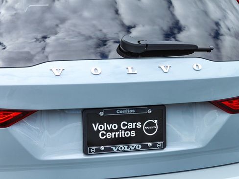 Used 2025 Volvo V60 B5 Cross Country Plus AWD/4WD image 10