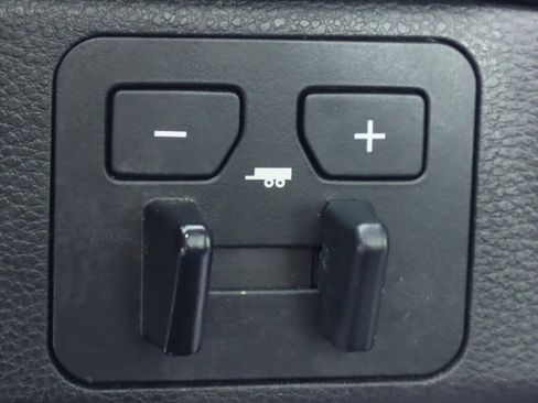 Used 2023 Toyota Tundra Platinum image 27