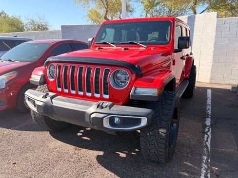 Used 2020 Jeep Wrangler Unlimited Sahara AWD/4WD image 2