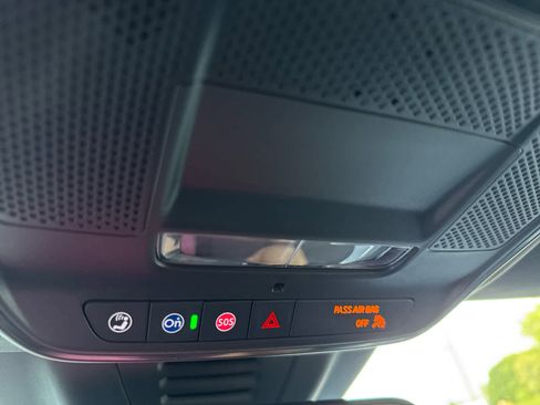 Certified 2024 Chevrolet Equinox EV RS image 35