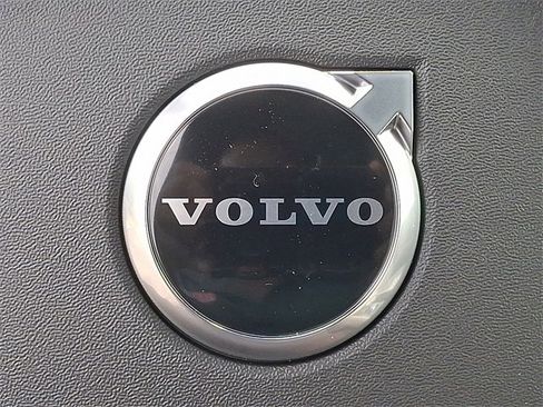 New 2026 Volvo XC90 B6 Plus w/ Protection Package Premier image 12