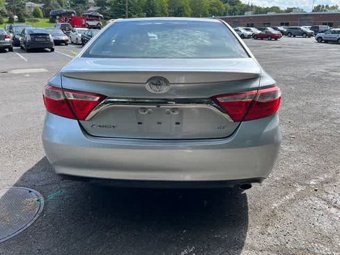 Used 2016 Toyota Camry SE FWD image 5
