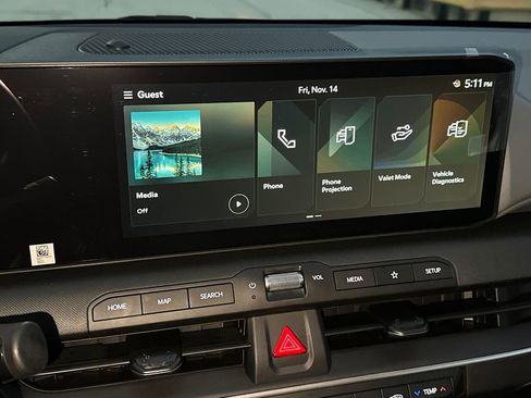 New 2025 Kia K4 LXS image 18