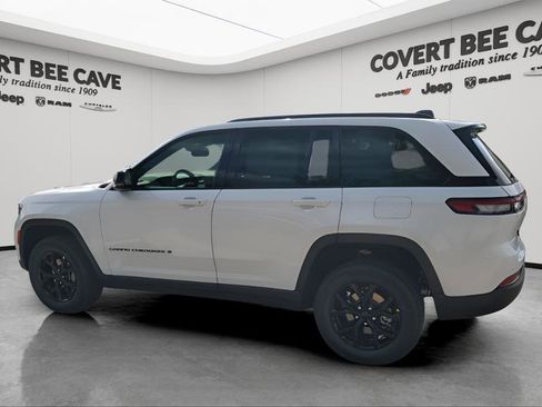 New 2025 Jeep Grand Cherokee Altitude image 6