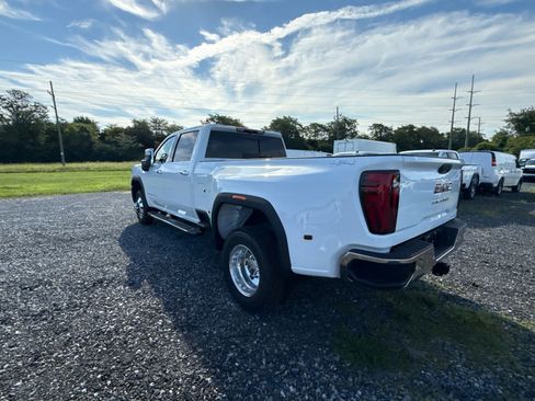 New 2026 GMC Sierra 3500 SLT w/ SLT Premium Package AWD/4WD image 10