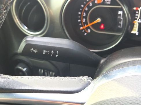 Used 2020 Jeep Wrangler Unlimited Sahara image 39