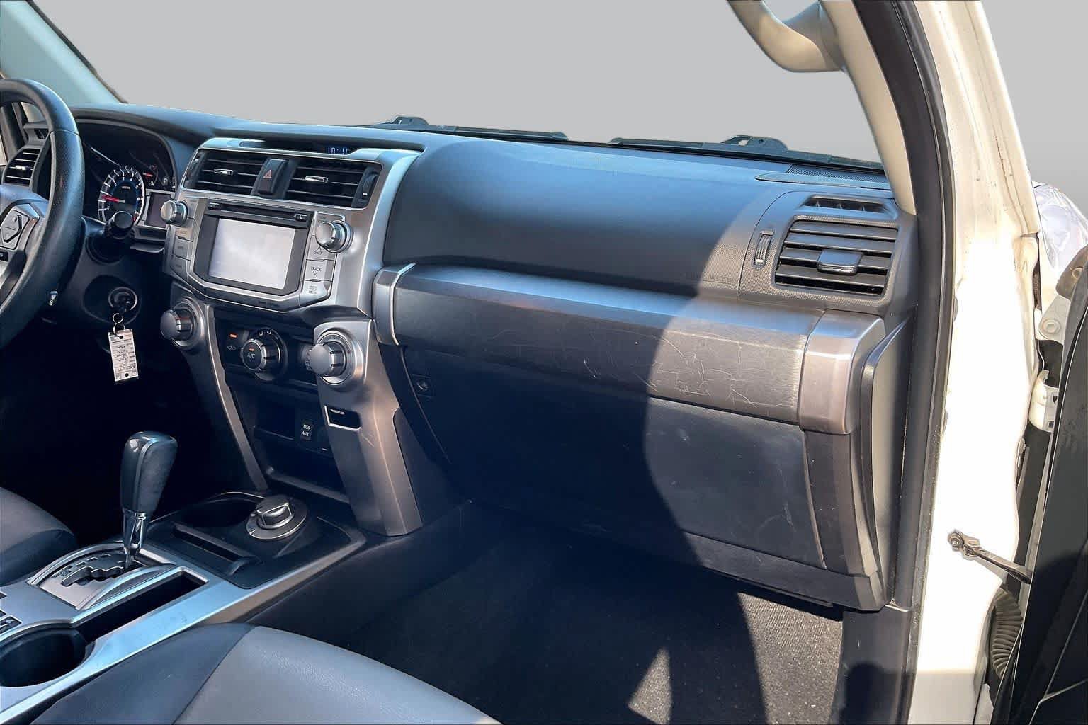 Used 2019 Toyota 4Runner SR5 Premium AWD/4WD image 18