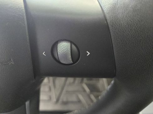 Used 2022 Tesla Model 3 Standard Range RWD image 16