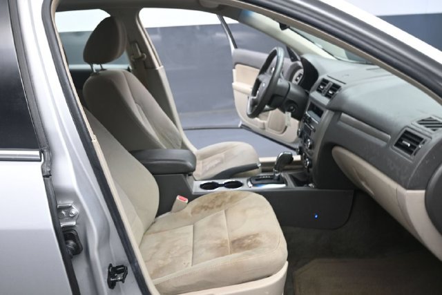 Used 2010 Ford Fusion Hybrid FWD image 18