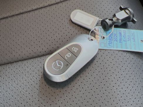 Used 2024 Mercedes-Benz E 350 4MATIC Sedan image 36