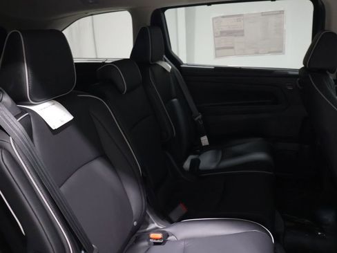New 2026 Honda Odyssey Touring image 13