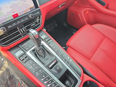 Used 2021 Porsche Macan GTS AWD/4WD image 23