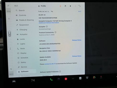 Used 2022 Tesla Model X image 29