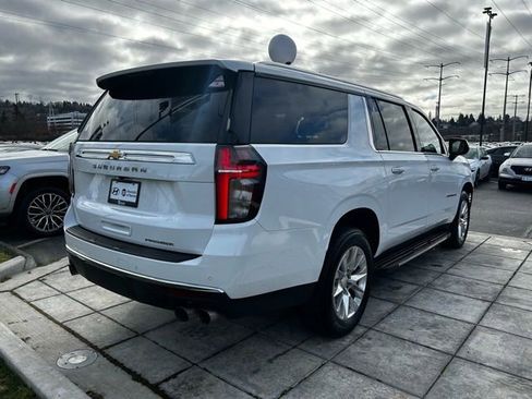 Used 2023 Chevrolet Suburban Premier image 6