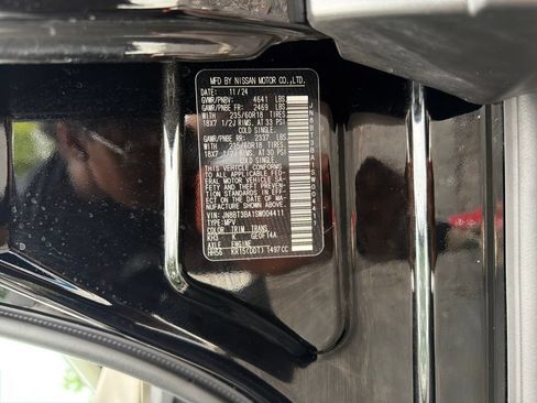 Used 2025 Nissan Rogue SV w/ SV Premium Package FWD image 33