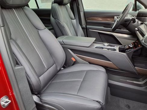 New 2026 Cadillac Vistiq Luxury image 24