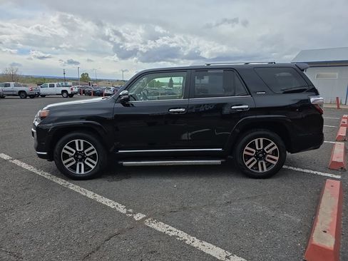 Used 2016 Toyota 4Runner Limited AWD/4WD image 4
