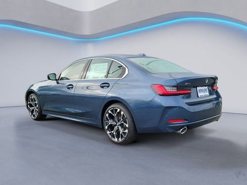 Used 2025 BMW 330i xDrive Sedan w/ Convenience Package image 4