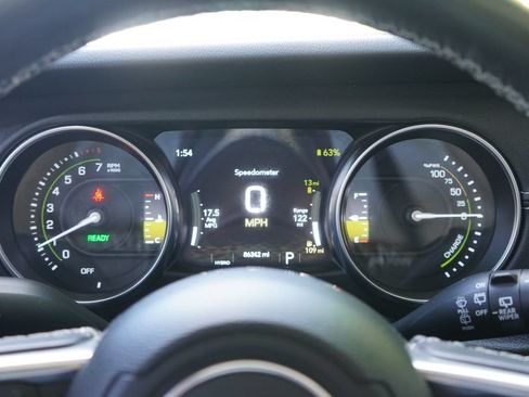 Used 2022 Jeep Wrangler Unlimited Sahara w/ Cold Weather Group AWD/4WD image 21