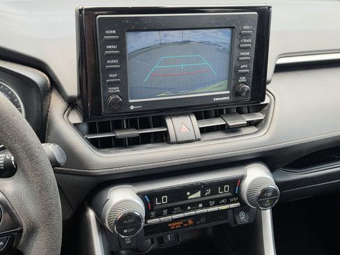 Used 2020 Toyota RAV4 XLE FWD image 10