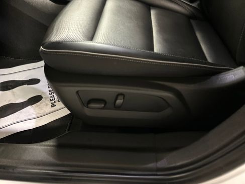 Used 2023 Buick Envision Essence image 13