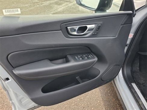 Certified 2025 Volvo XC60 B5 Plus image 10