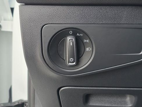 Used 2024 Volkswagen Tiguan SE image 14