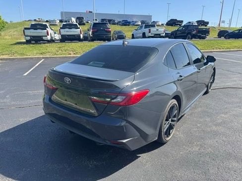 Used 2025 Toyota Camry SE w/ Convenience Package FWD image 3