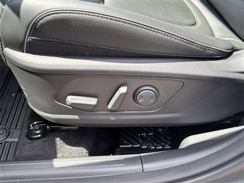 Used 2024 Hyundai Tucson Limited image 17