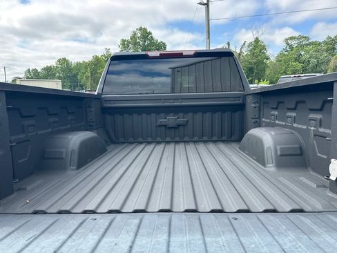 Used 2024 Chevrolet Silverado 1500 LT AWD/4WD image 19