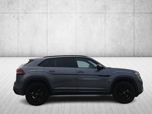 Used 2025 Volkswagen Atlas Cross Sport SEL R-Line image 4