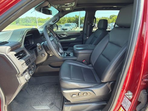 Used 2023 Chevrolet Tahoe Z71 w/ Luxury Package AWD/4WD image 5