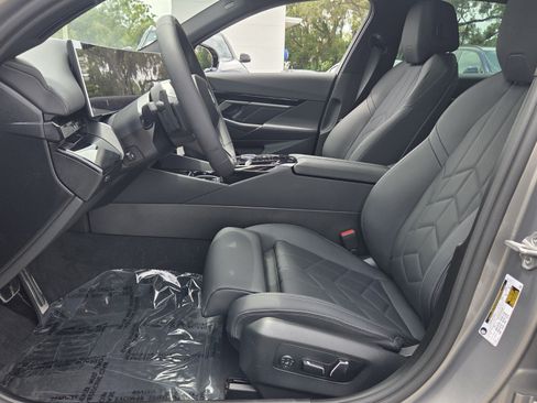 Used 2026 BMW 530i w/ M Sport Package RWD image 10