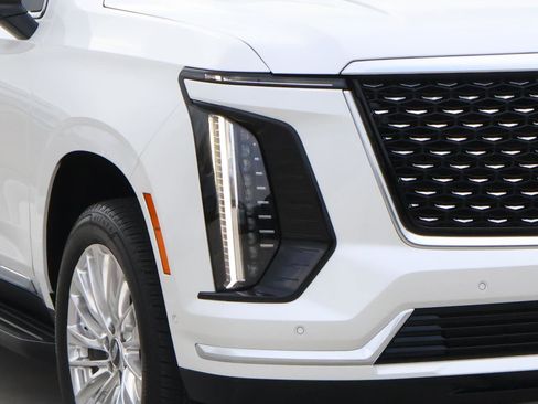 Used 2025 Cadillac Escalade ESV Premium Luxury w/ LPO, Floor Liner Package image 9