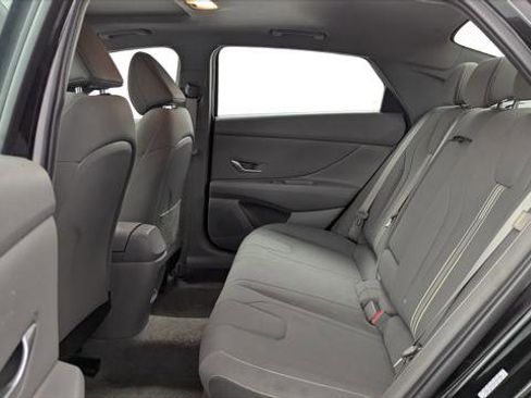 Used 2025 Hyundai Elantra SEL image 17