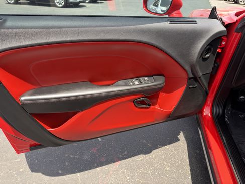 Used 2016 Dodge Challenger R/T Scat Pack RWD image 16