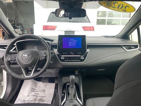 Used 2024 Toyota Corolla SE w/ SE Package FWD image 22