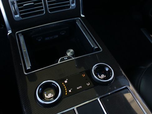 Used 2020 Land Rover Range Rover SV Autobiography Dynamic image 24