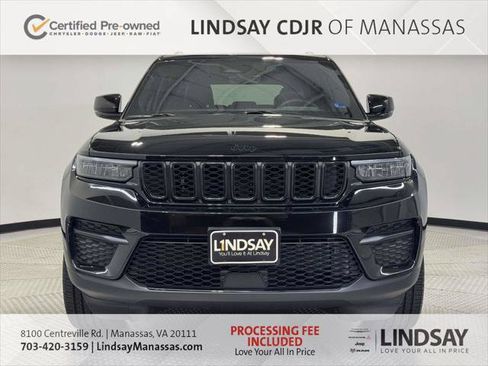 Certified 2025 Jeep Grand Cherokee Altitude AWD/4WD image 3