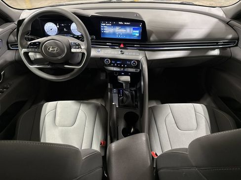 Used 2024 Hyundai Elantra SEL FWD image 10